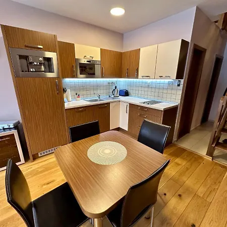 Mezonet Plesnivec Dóval