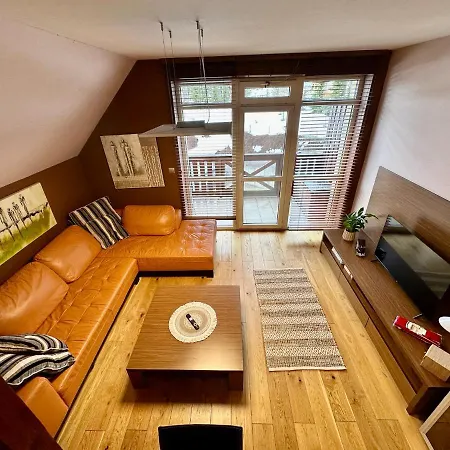 Mezonet Plesnivec Apartment *