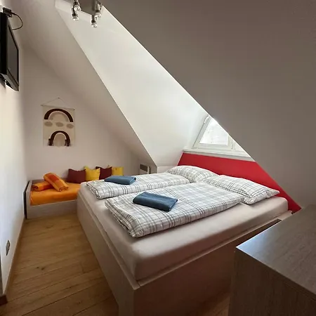 Mezonet Plesnivec 도노발리