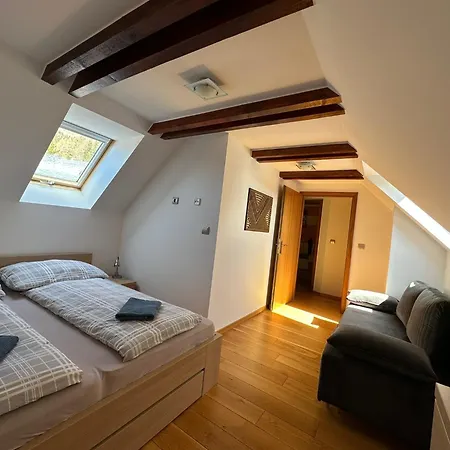 Mezonet Plesnivec Apartment *